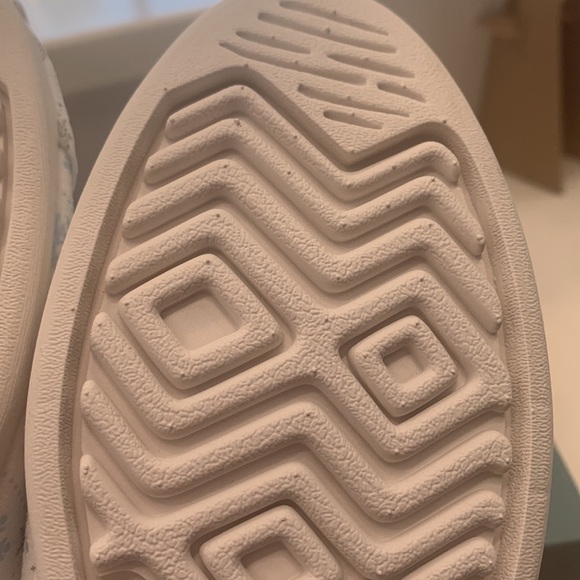 Toms ❄️ snowflake shoes - Picture 7 of 10